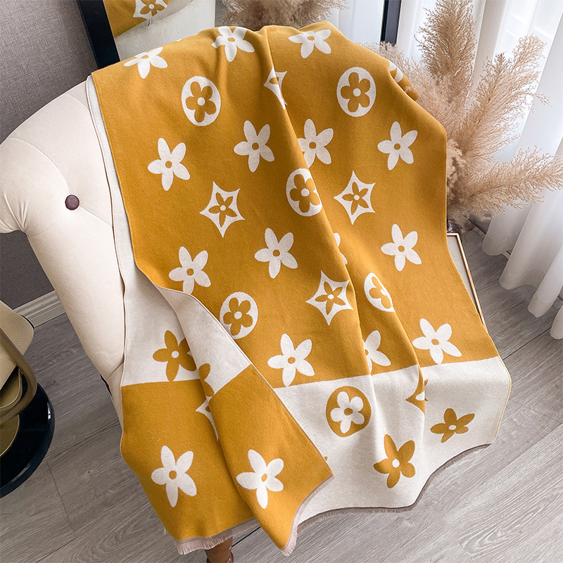 Semi-sheepskin Minimalist Style Embroidered Five-pointed Star Decoration Double-sided Warm Scarf Women's Shawl Designer Scarf