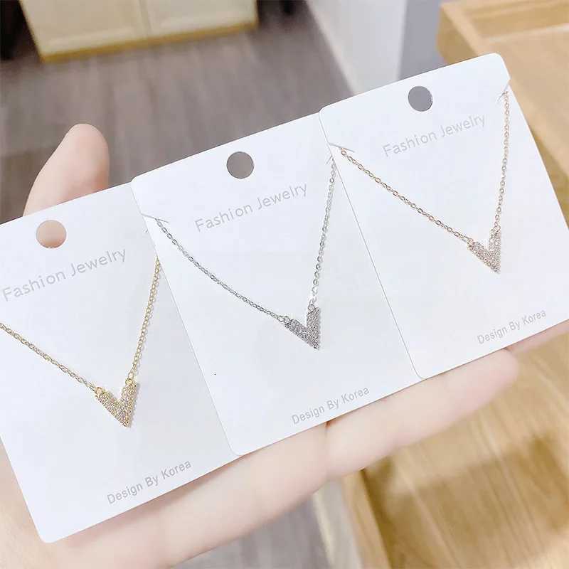 New Personality Fashion Necklaces Jewelry for Women Exquisite Mirco Crystal Letter V Clavicle Chain Pendant Necklaces Gifts H260324 - view 5