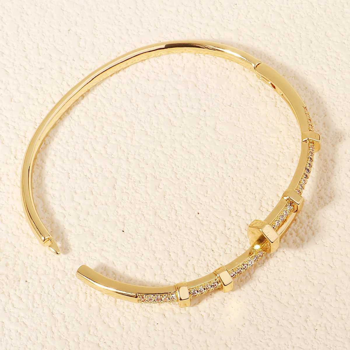 Classic Copper-Inlaid Zircon Open Bangle for Women Fashion Handmade For Stud Daily Jewelry Accessories As Gifts H260323 - view 6