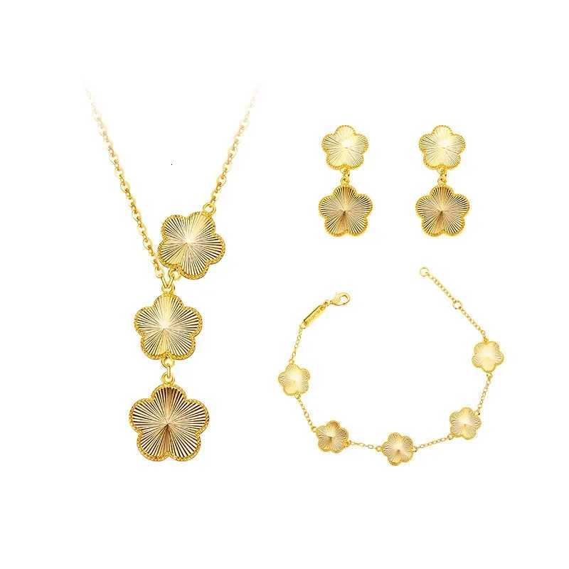 Women 9999 24K Real Gold Light Luxury Super Flash Plum Blossom Set Fashionable Female Plum Blossom Necklace Earring Set H260324 - view 6