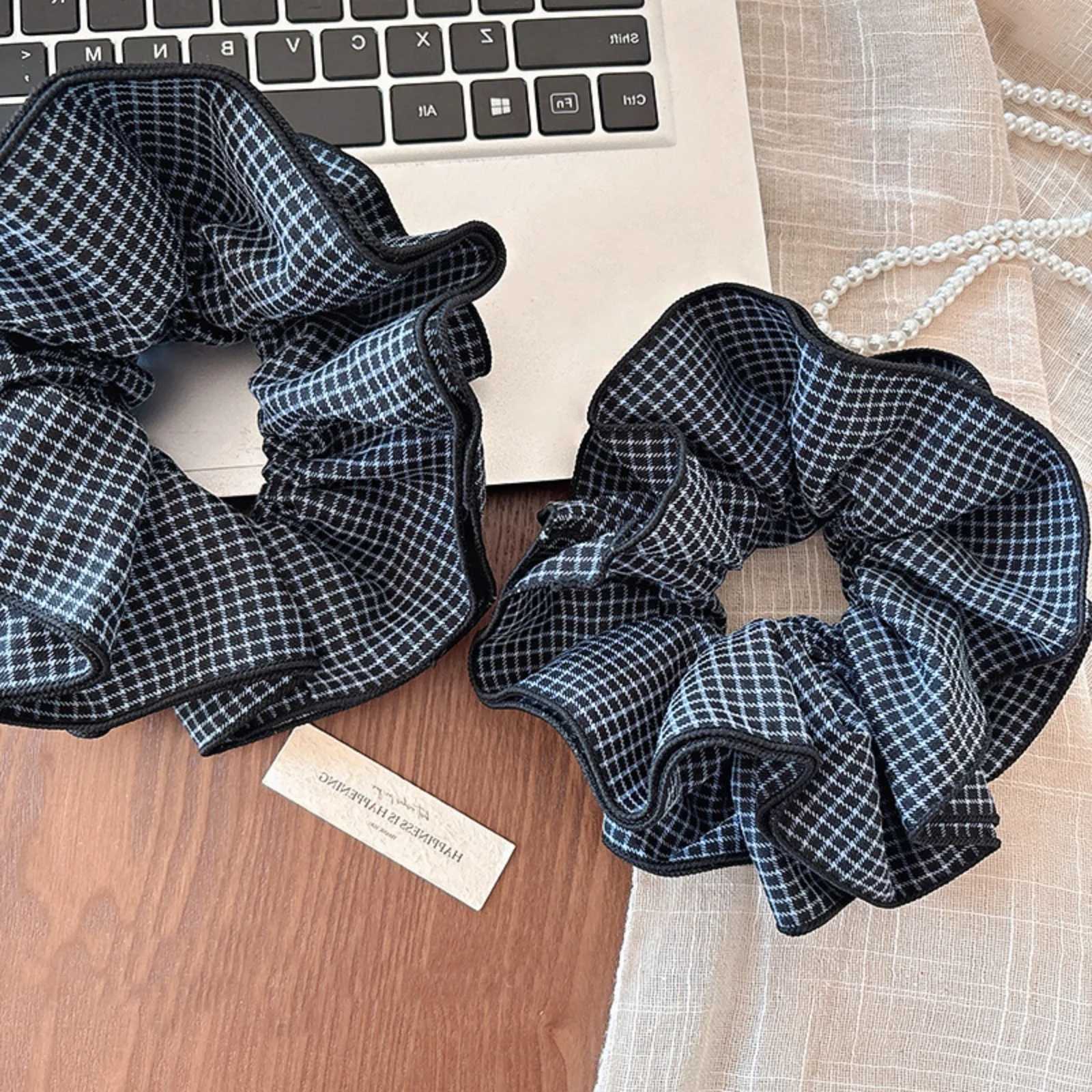 1PC Blue Plaid Large Scrunchie Fashionable Hair Accessory for Women Cute Hair Tie for Daily Wear H260324
