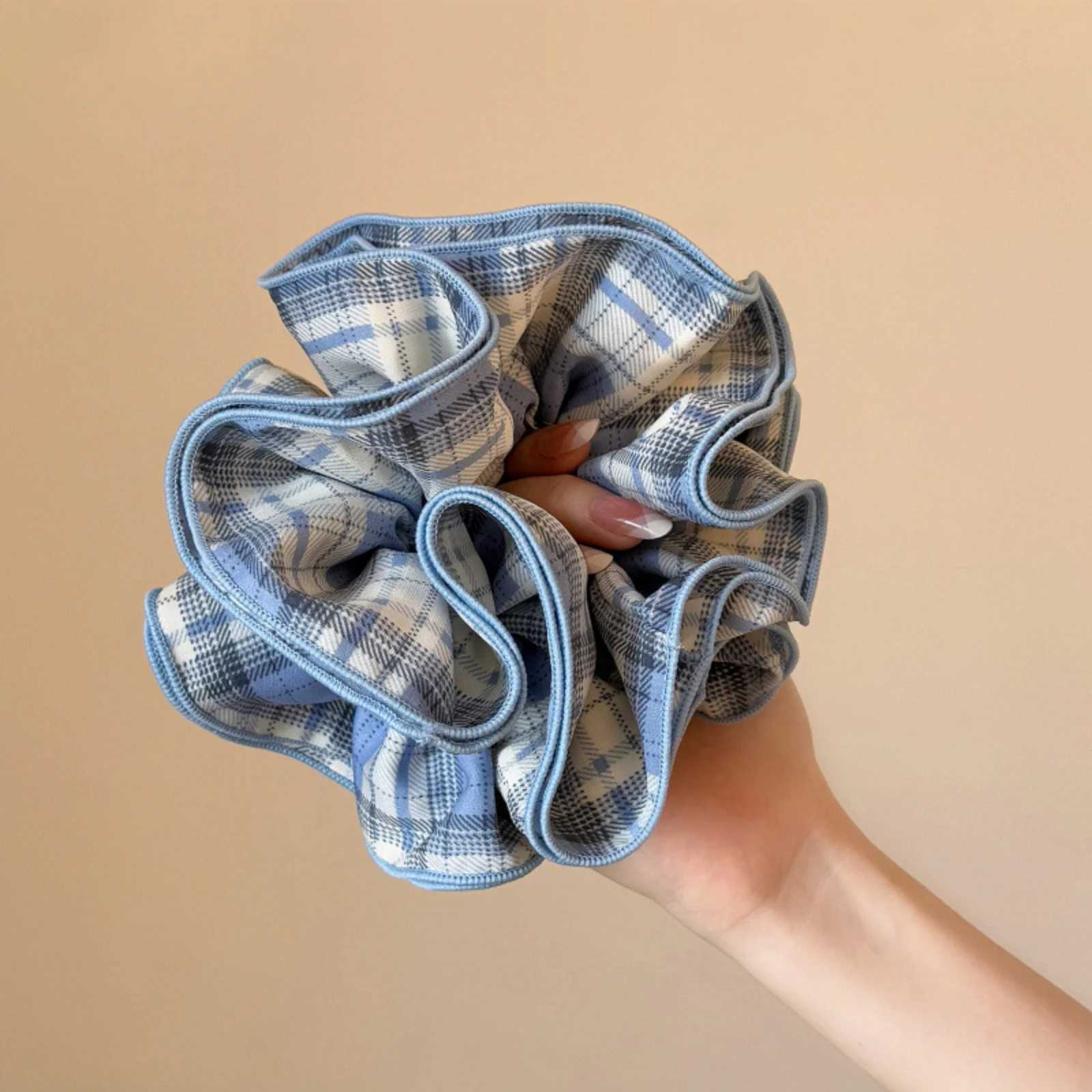 1PC Black and White Plaid Ruffled Scrunchie Fashionable Hair Accessory for Women Cute Hair Tie for Daily Wear H260324