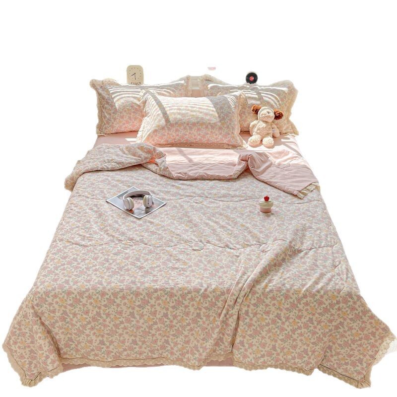 Cotton crinkle fabric with floral pattern, lace trim, air conditioning quilt, washed cotton summer cool quilt four-piece set, soybean fiber