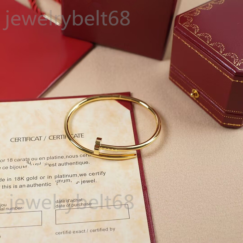 designer bracelet nail bracelet charm bracelet luxury mens and womens bracelets classic fashion diamond-encrusted 18k gold and silver rose Cachia bracelet