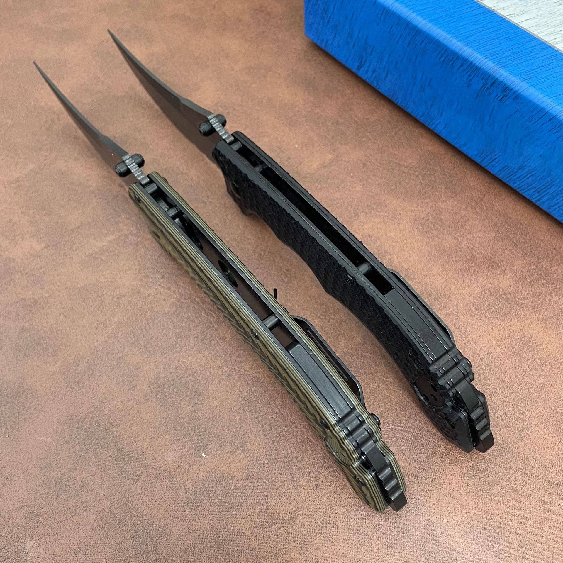 2Models 865/865BK-01 Bedlam AXIS Folding Knife 3.54 S90V Blade, G10 Handles
