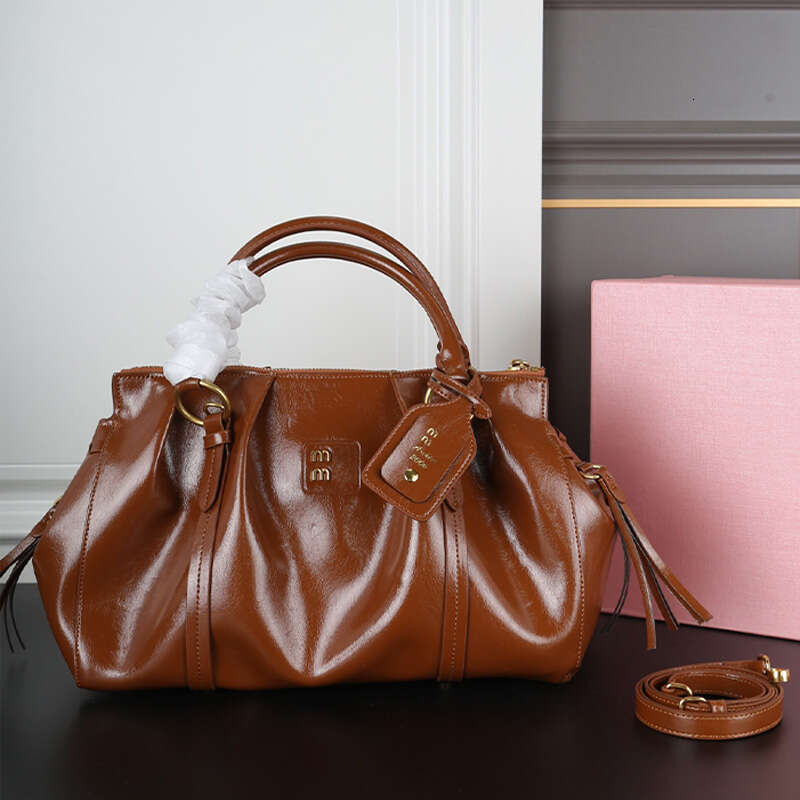 Women Oil-waxed Leather Pleated Tote Bag Designer Vintage Bag Luxury Bags Shoulder Crossbody Bag Daily Commuting Bag