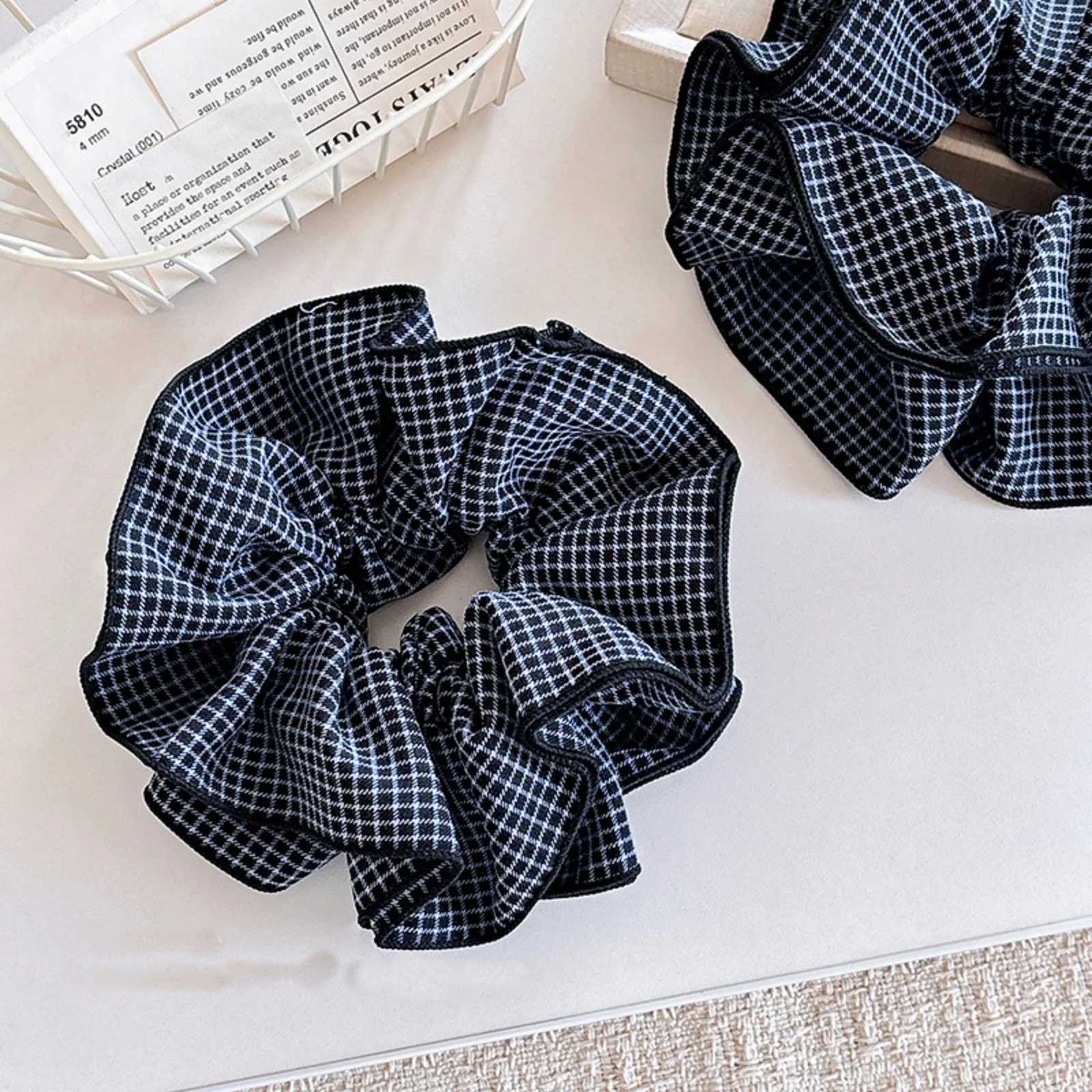 1PC Blue Plaid Large Scrunchie Fashionable Hair Accessory for Women Cute Hair Tie for Daily Wear H260324