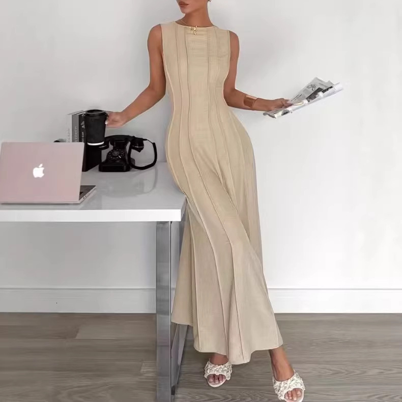 European And American 2026 Designer Dress Summer New Fashionable Elegant Women's Sleeveless Pleated Long Dress
