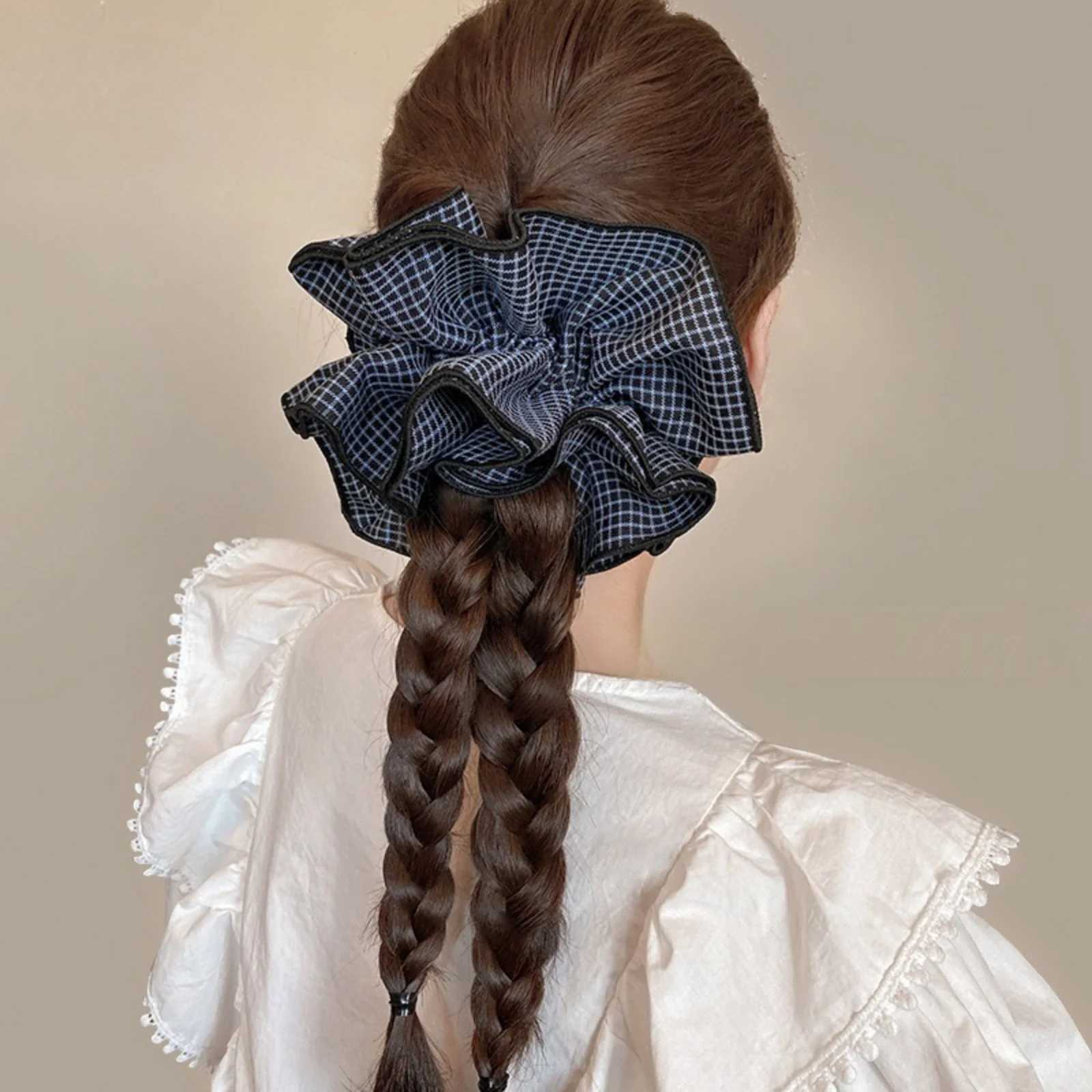 1PC Blue Plaid Large Scrunchie Fashionable Hair Accessory for Women Cute Hair Tie for Daily Wear H260324