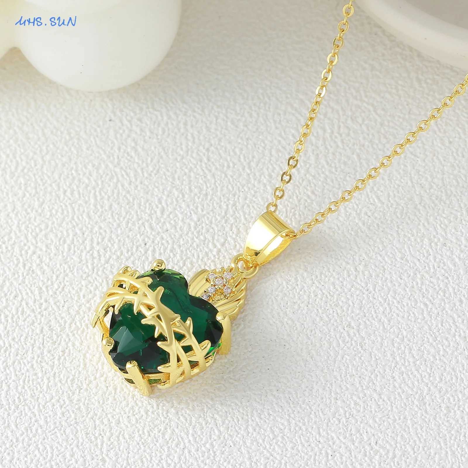 SUNSLL New Gold Plated Cubic Zirconia Emerald Sacred Heart Flame Thorn Cross Necklace Fashionable Versatile Women Jewelry Gift H260324 - view 6