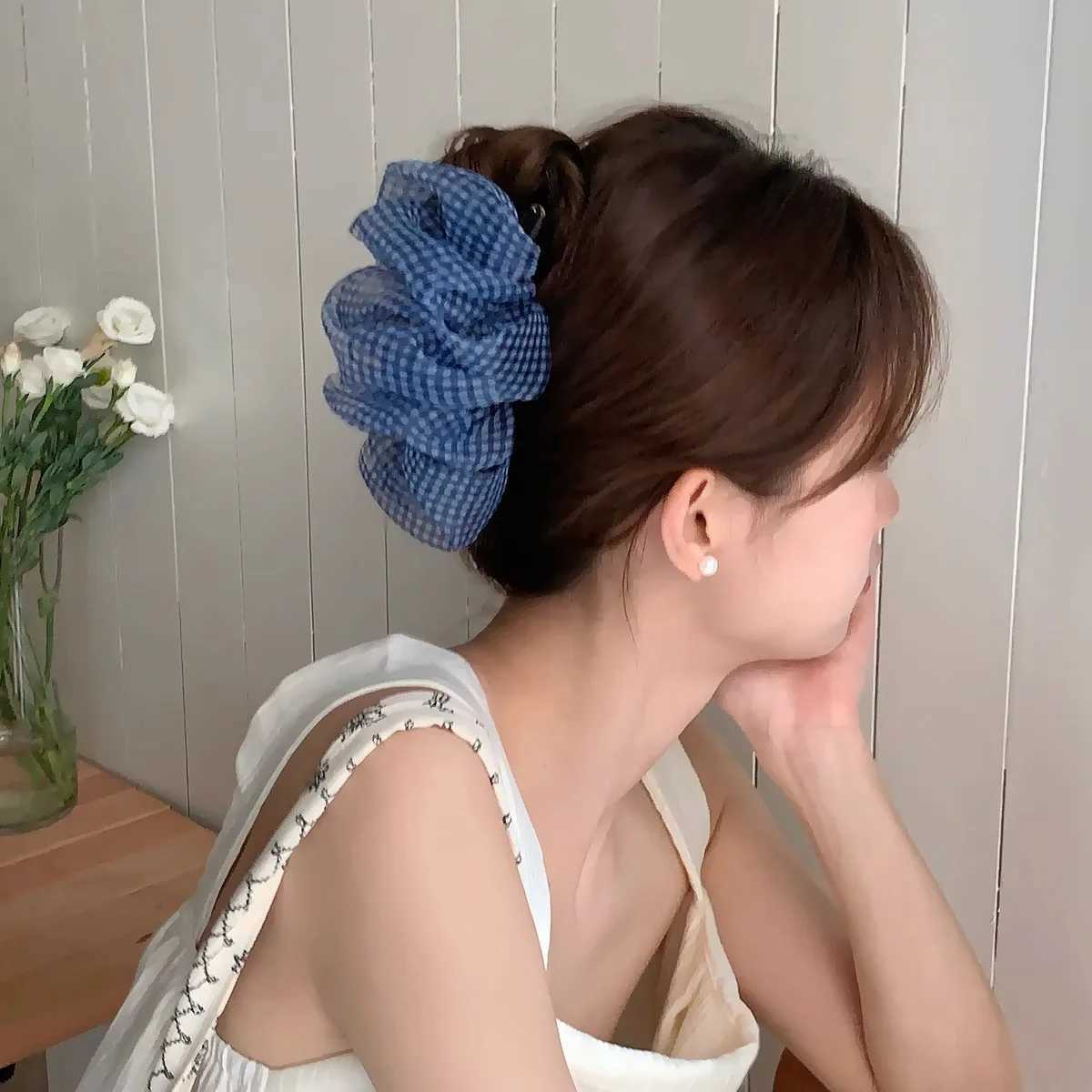 Plaid Blue Seersucker Hair Clip for Woman Elegant Temperament Shark Clip Fashion Girl Back of The Head Ponytail Clip Hair Clamp H260324