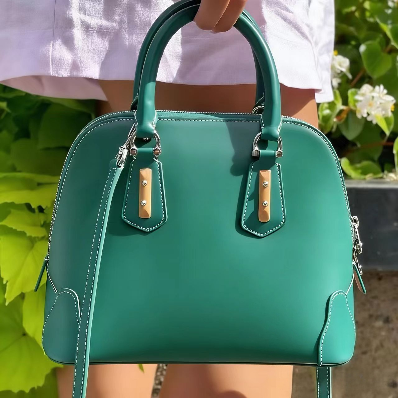 Vendome Designer Shoulder Bags Shell Shape High Quality Women Luxury Handbag Detachable Strap Wooden Detail Totes Yellow Lining Zipper Closure Top Handle Bag 3606
