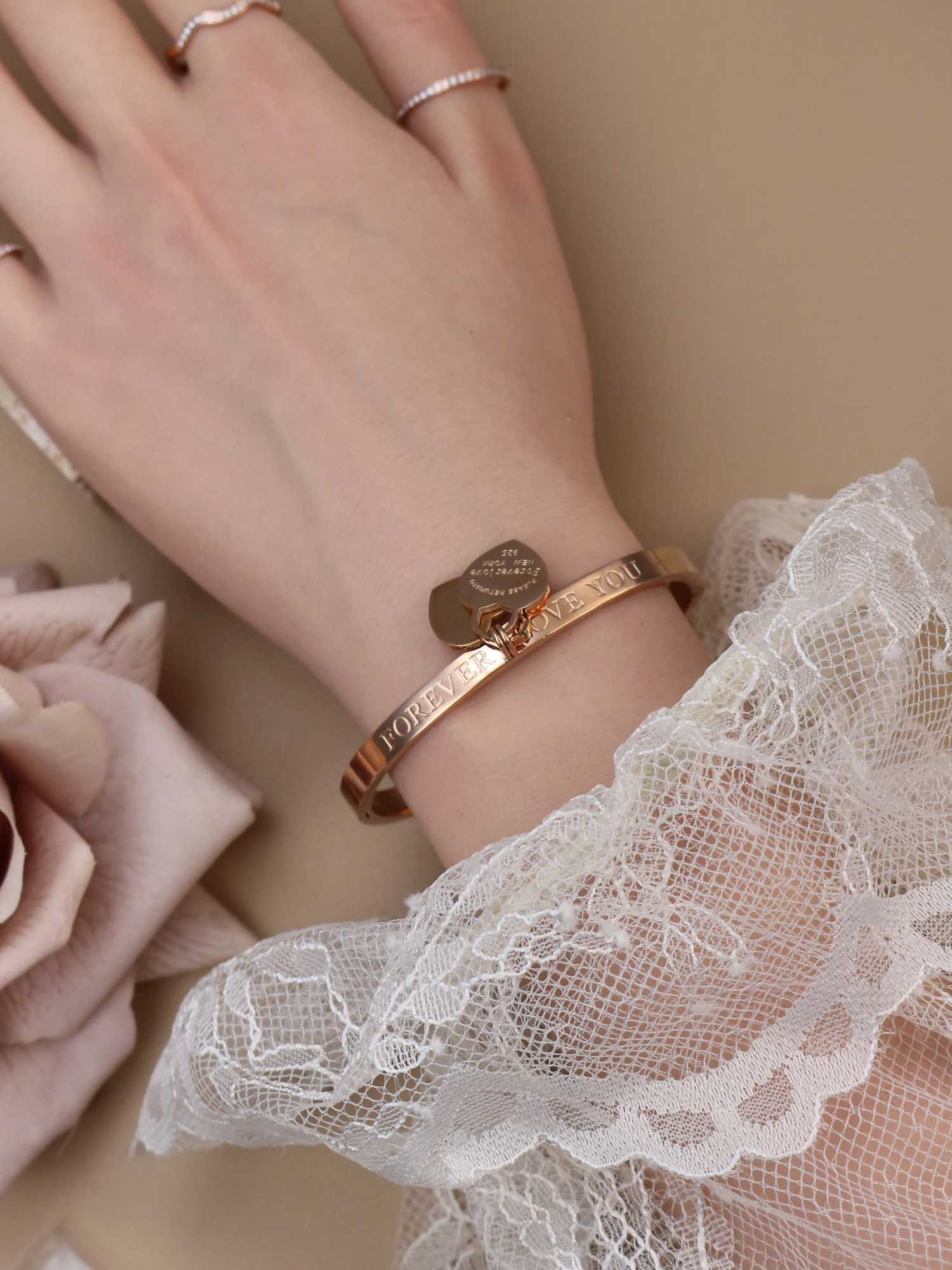 XB999 Hot Classic Stainless Steel Gold Color Bangles Jewelry Fine Double Peach Heart Female H260323 - view 4
