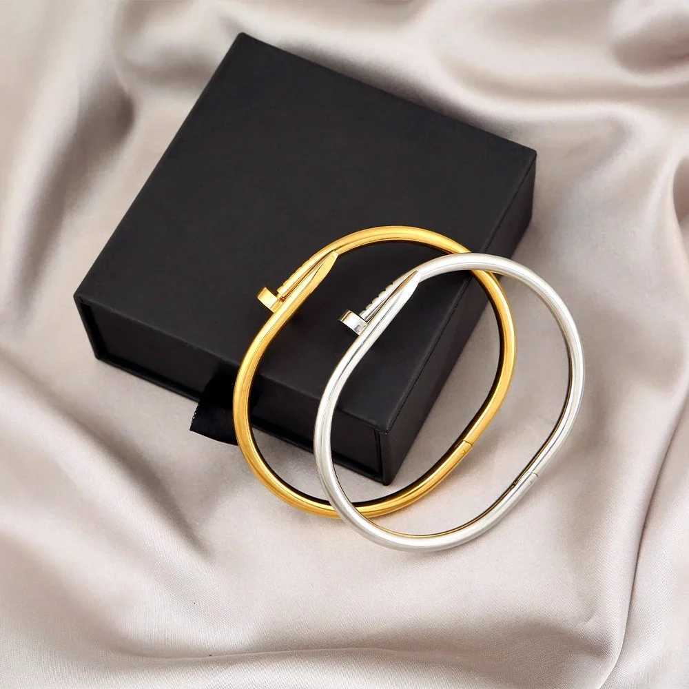 RAKOL Simple 316 Light Luxury Titanium Steel Jewelry Womens High Quality Multi Functional Non-fading Hand Jewelry H260323 - view 5
