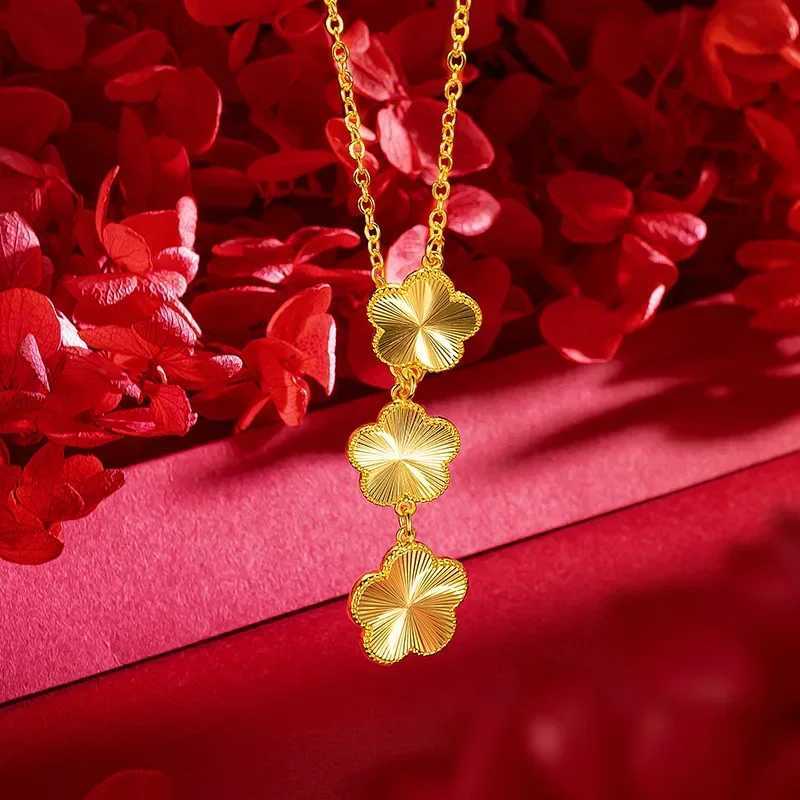 Women 9999 24K Real Gold Light Luxury Super Flash Plum Blossom Set Fashionable Female Plum Blossom Necklace Earring Set H260324 - view 3