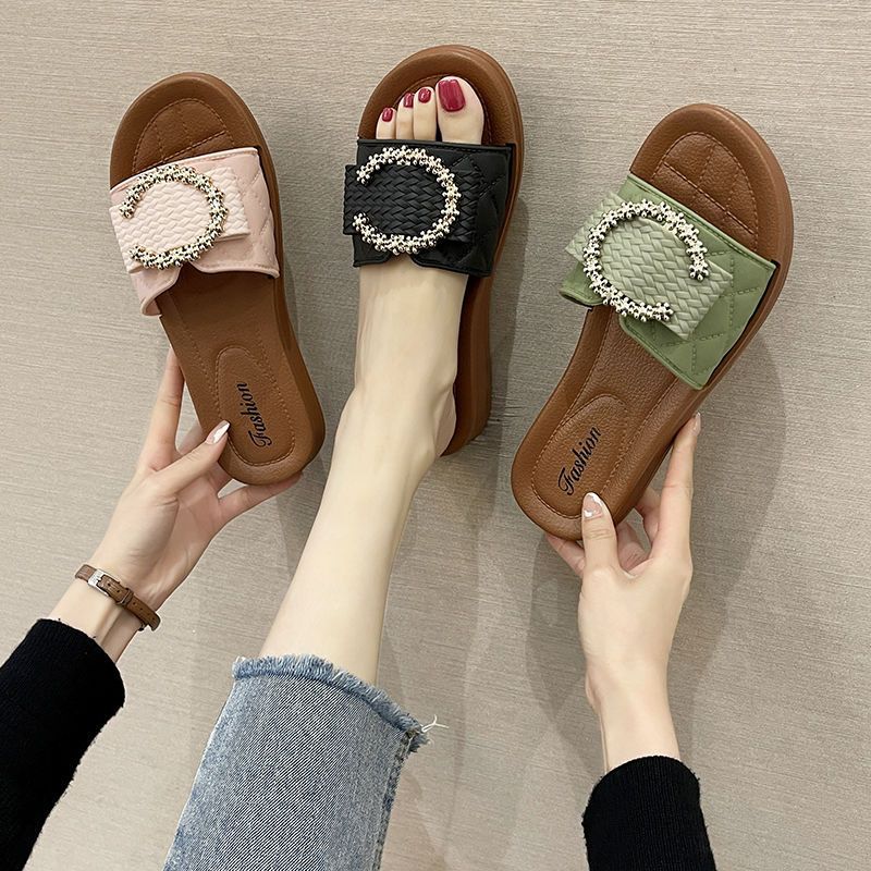 Hot new free shipping designer slippers for womens flat sandals black green white Fashionable and versatile outdoor beach sandals