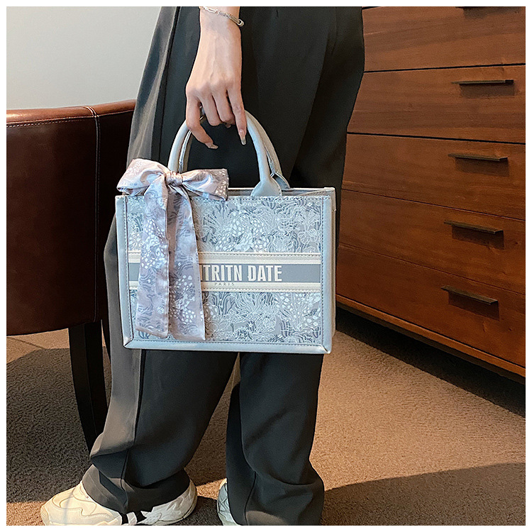 New Free shipping designer bags for womens Shoulder bags pink grey Fashionable versatile French minimalist retro solid color crossbody bag