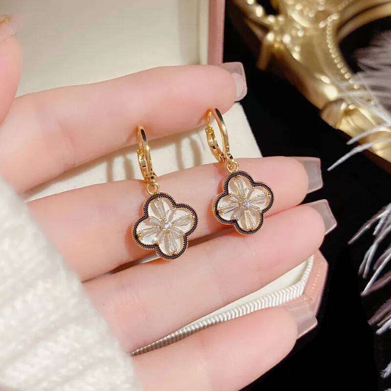 Jewelry Earrings Exquisite Elegant Copper Zircon Four-Leaf Flower Dangle Earrings for Women Girls Golden Anniversary Birthday