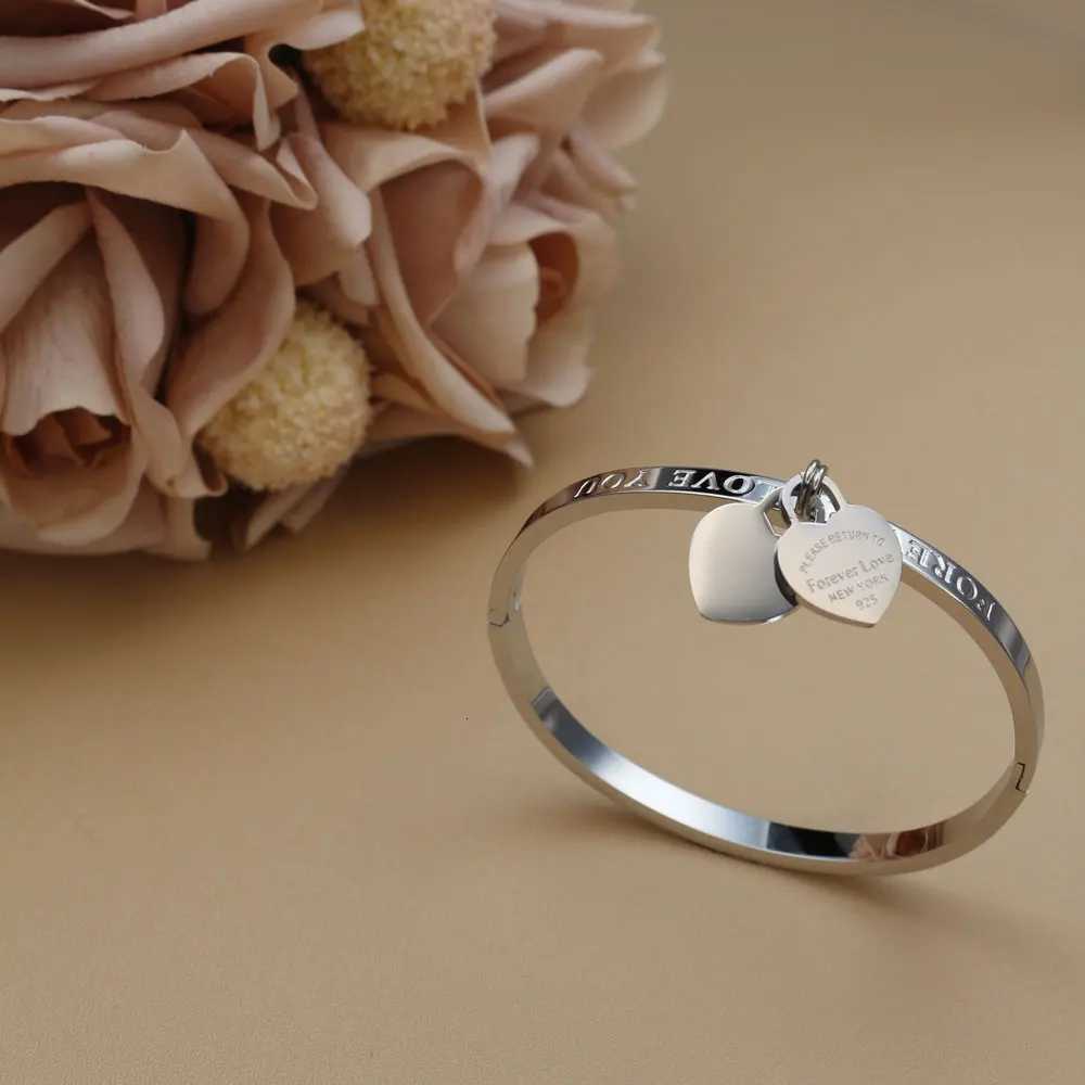 XB999 Hot Classic Stainless Steel Gold Color Bangles Jewelry Fine Double Peach Heart Female H260323 - view 5