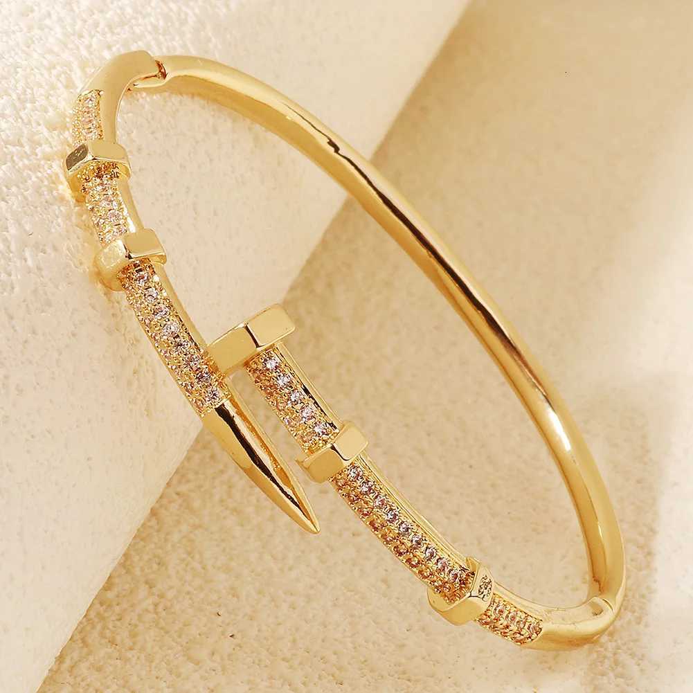 Classic Copper-Inlaid Zircon Open Bangle for Women Fashion Handmade For Stud Daily Jewelry Accessories As Gifts H260323 - view 5