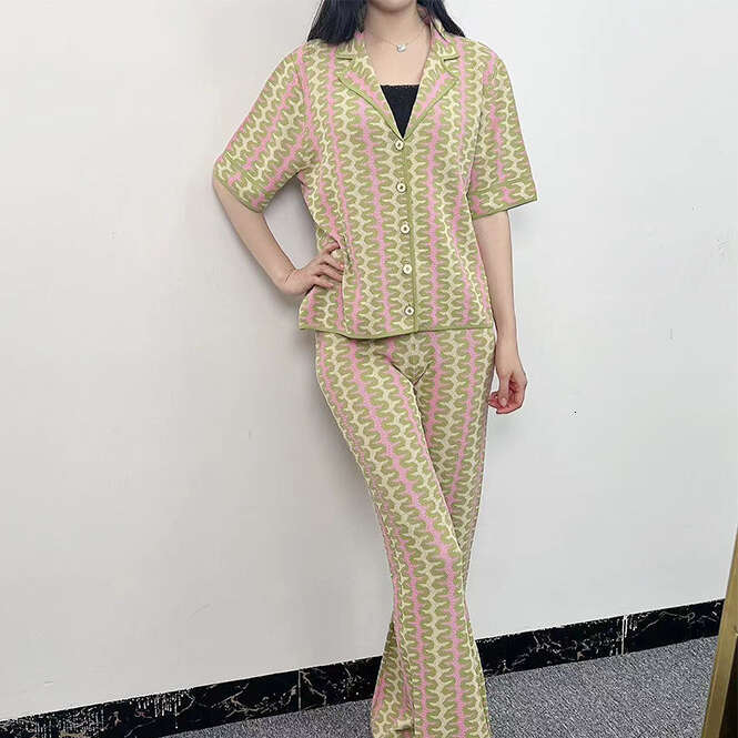 2026 summer new designer French collar shirt, short sleeved knitted top, patterned k30 flared pants for women