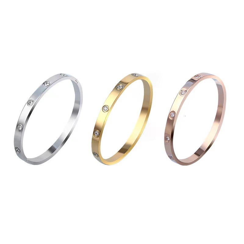 popular non-fading exquisite trendy bracelet with an ins-style fashion design. Luxurious and sophisticated titanium steel women's jewelry