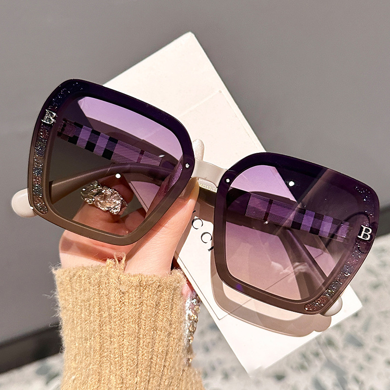 2026 summer hot casual fashion plaid versatile designer sunglasses classic luxury sunshade square sunglasses for women