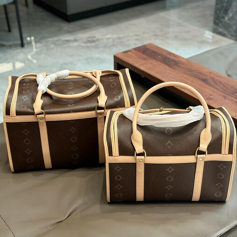 Pet Carrier Bags Designer Luxury Puppy Cats Suitcase Luxury Genuine Leather Functional Sling Bag Classic Brand Cat Dog Tote Bags Outdoor Pet Bag Travel Walking