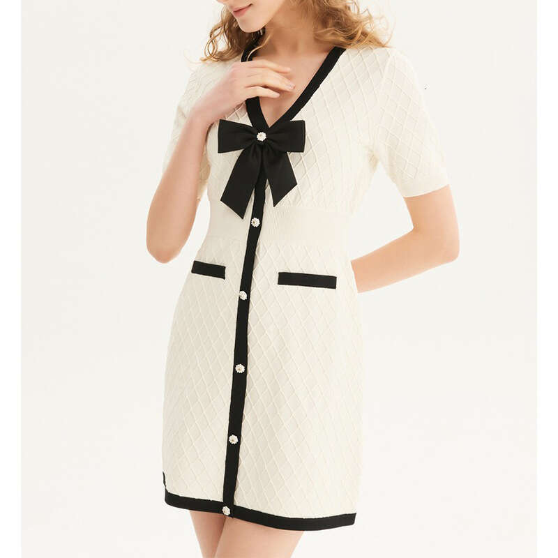 2026 Summer New Designer Elegant V-neck Quilted Bow Single breasted k30 Knitted Dress for Women