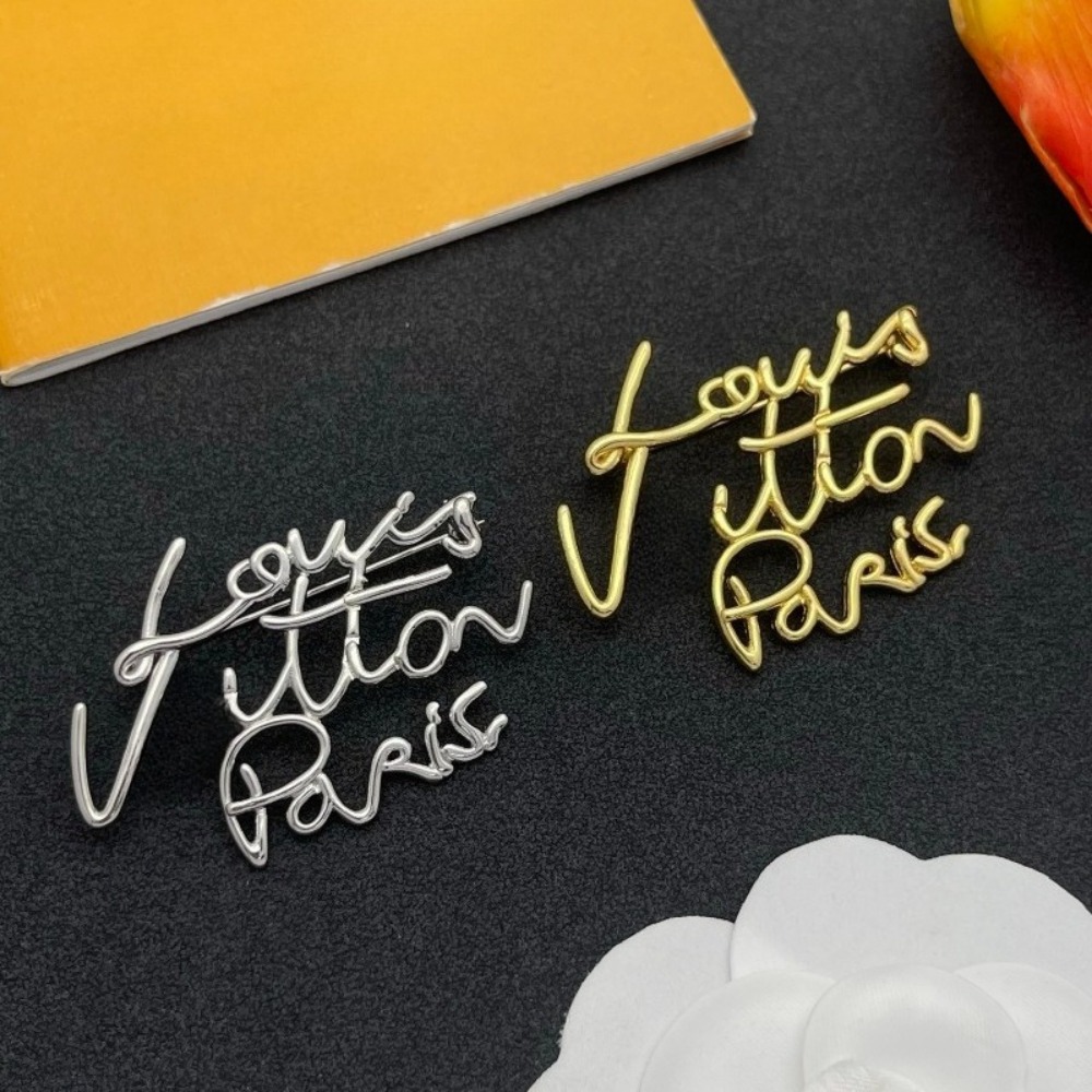 New Brand Brooches Classic Handwritten Letter Brooch Pins 18k Gold Plated High-Quality Brooches Fashion Designer Mens Womens Brooches Suit Pins Couple Gifts