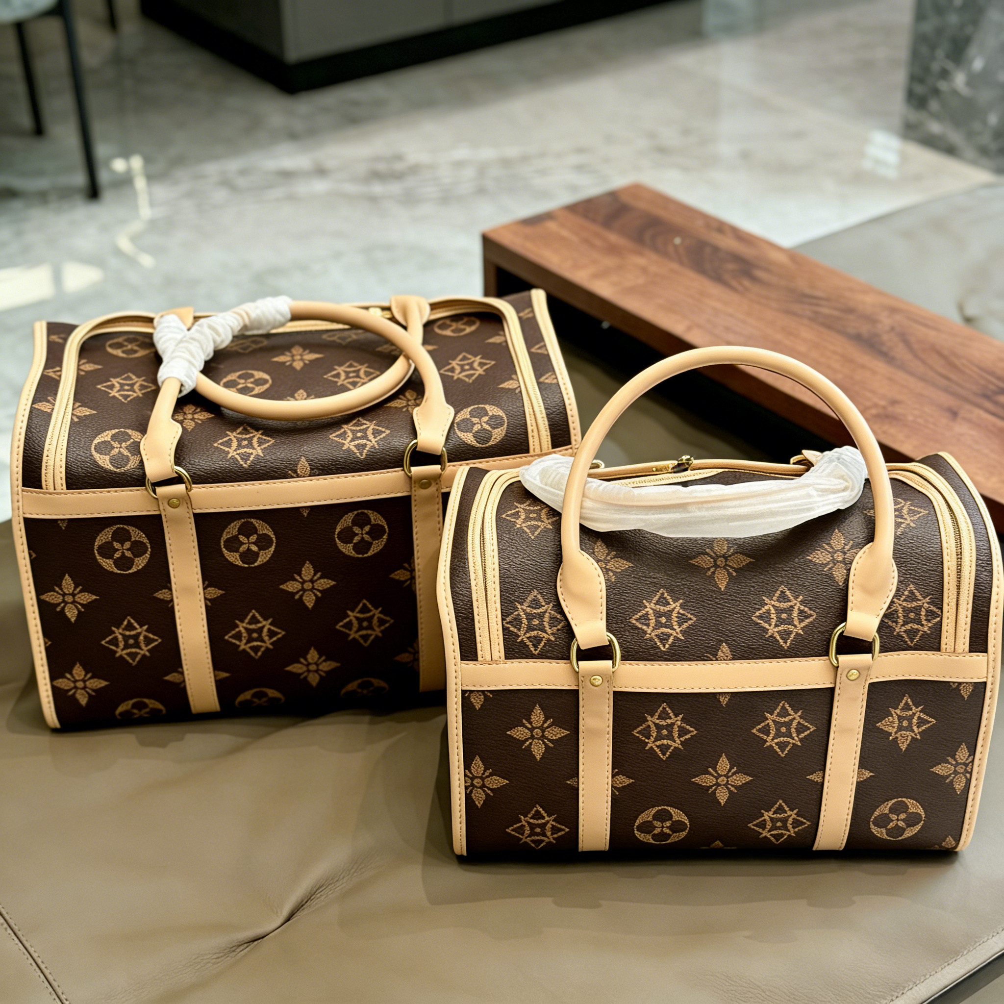 Designer Pet Carrier Bags Luxury Puppy Kitten Suitcase Genuine Leather Functional Sling bag Classic Tote bag Flower Design Outdoor Pet Bag Travel Walking