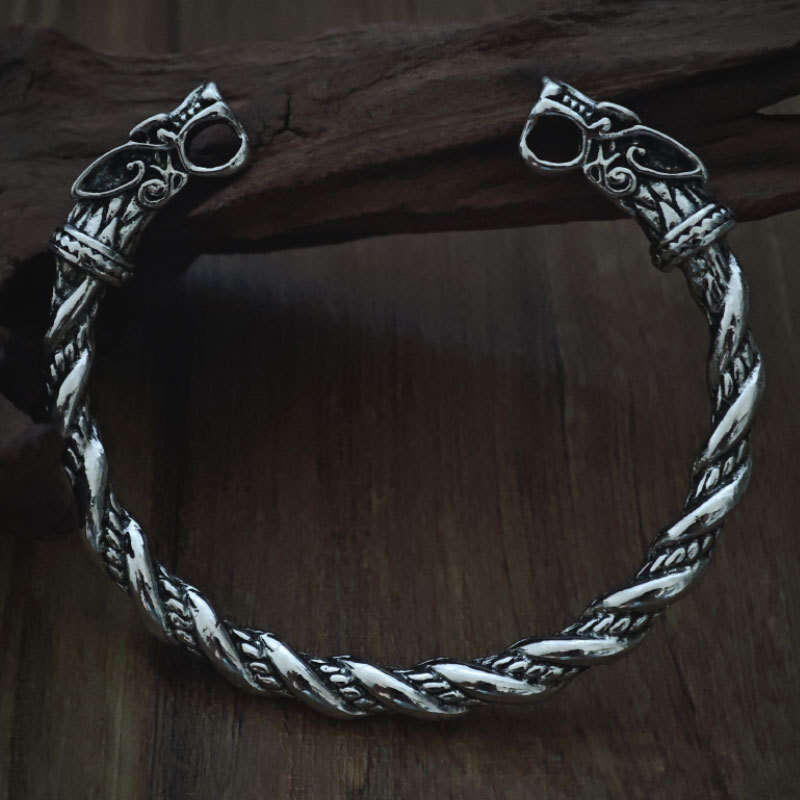 best-selling Nordic retro wolf head bracelet for men, Viking Norwegian style fashion accessories wholesale and dropshipping