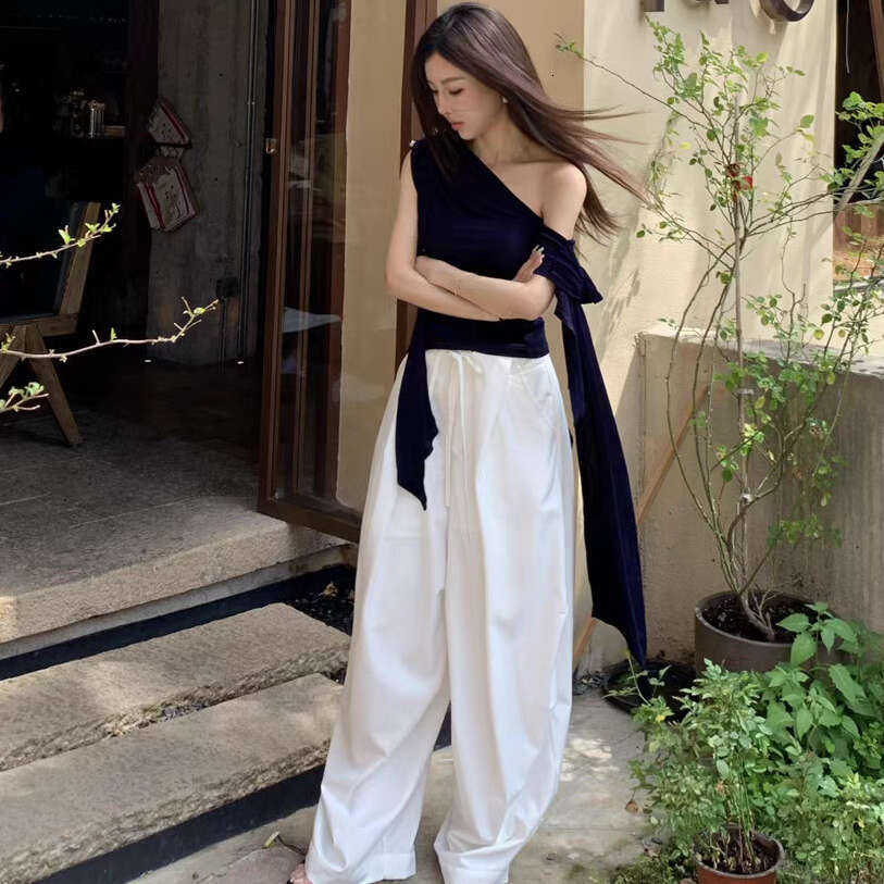2026 Spring/Summer Designer French Asymmetric s4 Shoulder Design Knitted Ribbon Off Shoulder Sleeveless Women's Top