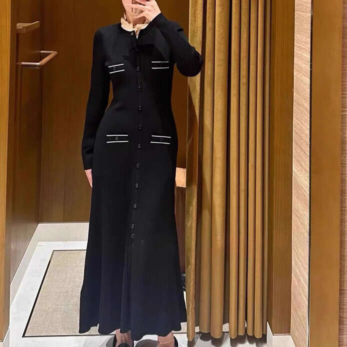 2026 Autumn Designer French Elegant k30 Lace Detachable Collar Black Slimming Long Knitted Dress