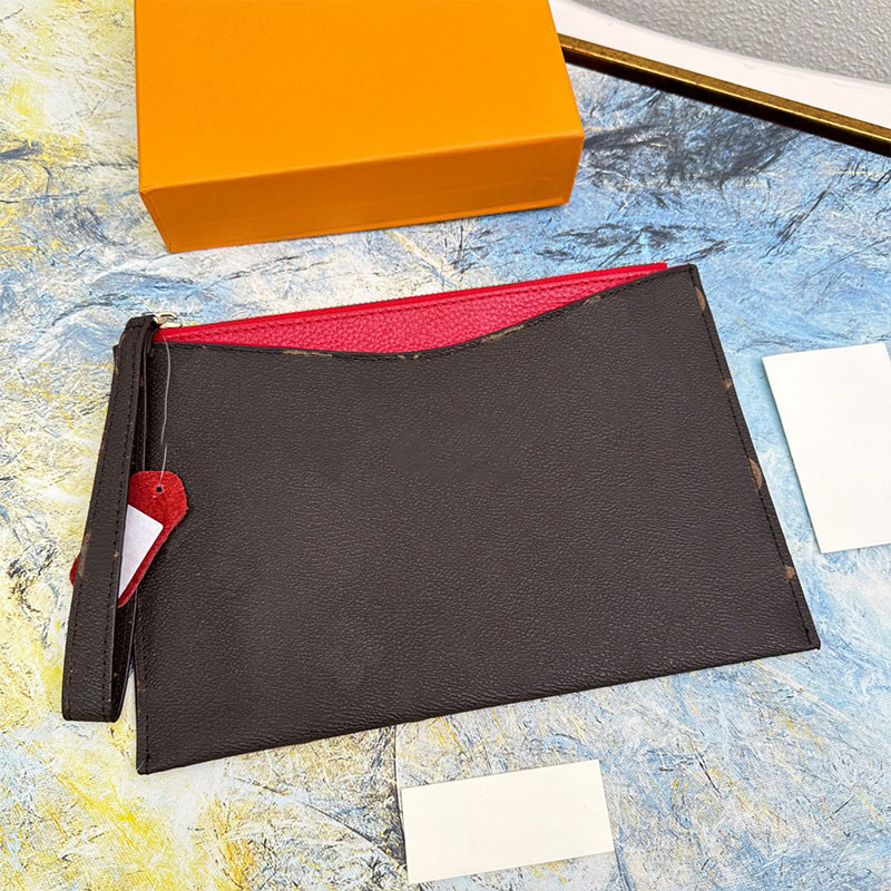 Wallet Designer bag Luxury Leather Wristlet Clutch Wallets large purse men women Zipper iPad mini bags coin purses long card holders Handheld passport checkbook bag