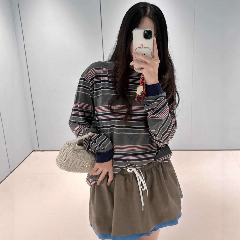 2026 Spring and Autumn new designer loose T-shirt casual versatile g20 retro color block striped round neck long sleeved top