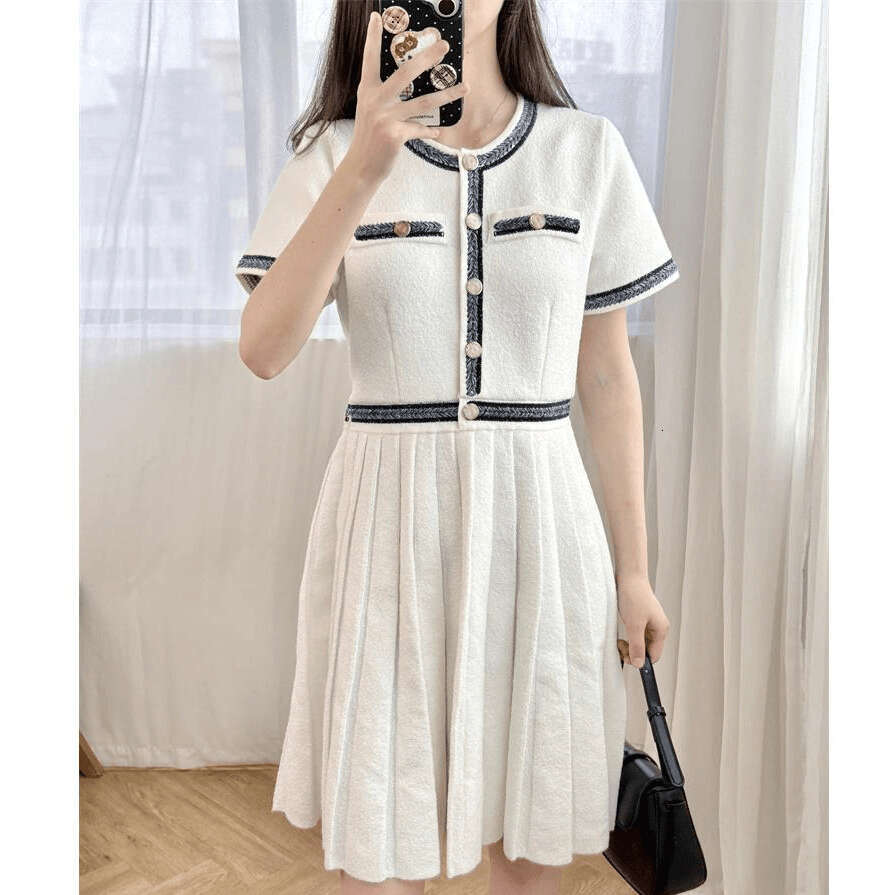2026 Spring/Summer New Designer French Elegant Slimming Single breasted Knitted s4 Women's Dress