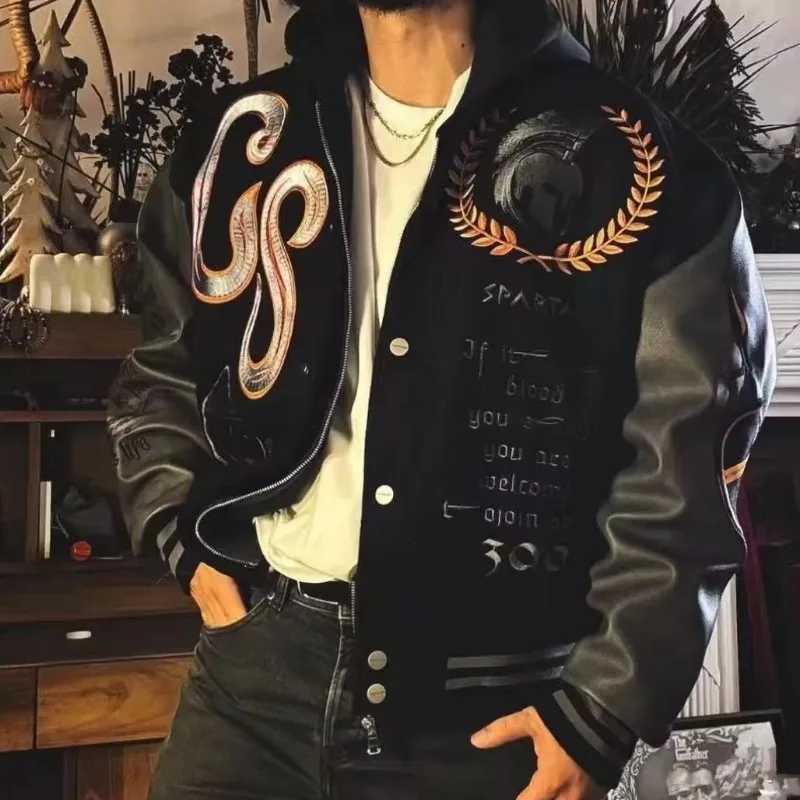 Streewear Varsity Jacket Men Splicing PU Leather Sleeves Spring Autumn Embroidery Baseball Jacket Coats Men Clothing Outerwears C260325