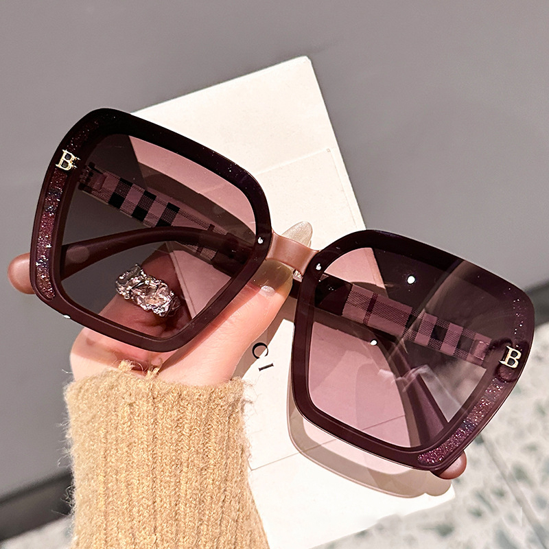 2026 summer hot casual fashion plaid versatile designer sunglasses classic luxury sunshade square sunglasses for women