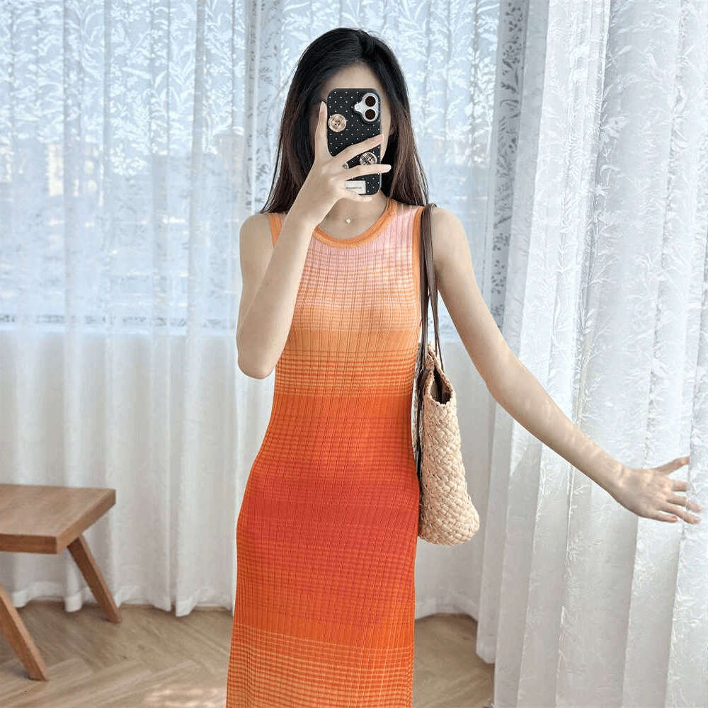 2026 Spring/Summer k30 Designer Romantic Orange Gradient Round Neck Slimming Elegant Women's Sleeveless Dress