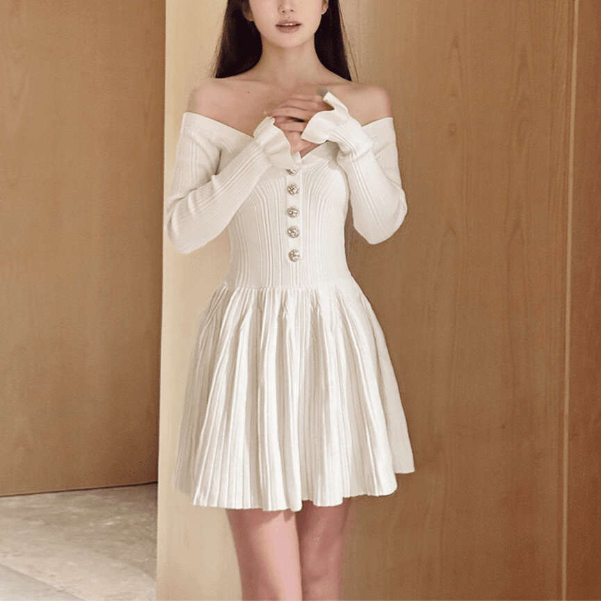 2026 spring and summer designer elegant and sexy k30 off shoulder long sleeved pleated slim fit women's dress