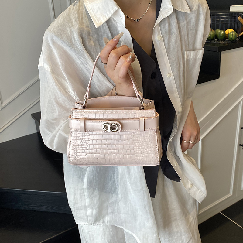 Free shipping designer bags for womens Shoulder bags yellow pink red sliver white black Fashionable and versatile Simple chain crossbody bag