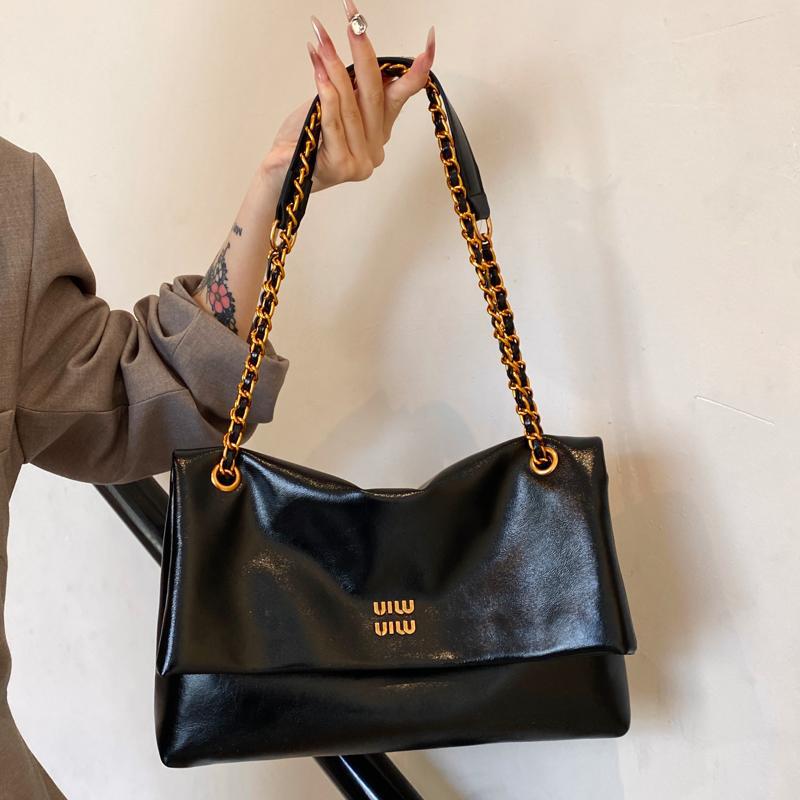 Hot Free shipping designer bags for womens Shoulder bags red black khaki brown Fashionable and versatile commuting chain crossbody bag