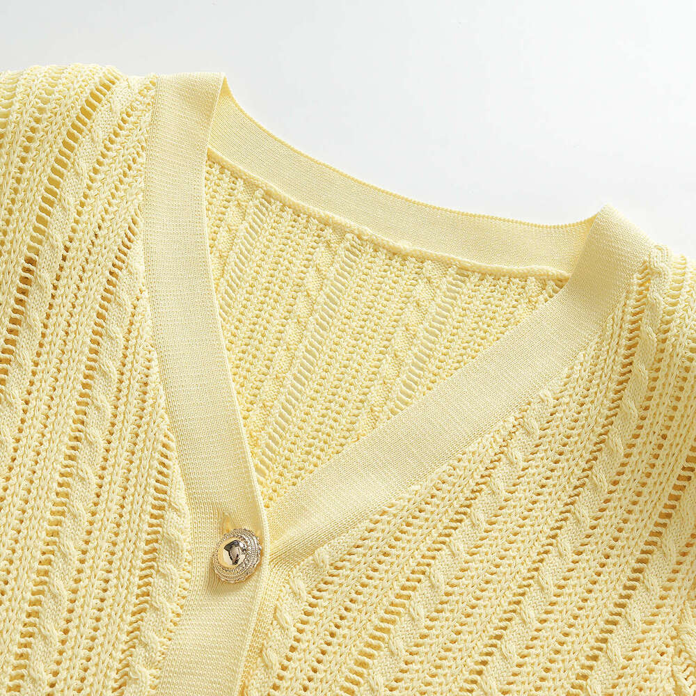 2026 autumn k30 new designer cream yellow elegant two-piece V-neck knitted long sleeved dress with fishtail skirt