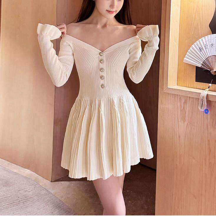 2026 spring and summer designer elegant and sexy k30 off shoulder long sleeved pleated slim fit women's dress