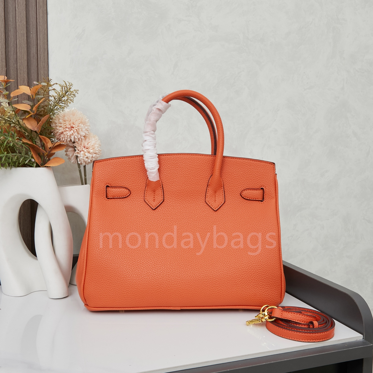 Luxury Shoulder Bag Classic Luxury Beige Leather Shoulder Bag for Women - Elegant Designer Handbag with Top Handle & Crossbody Strap
