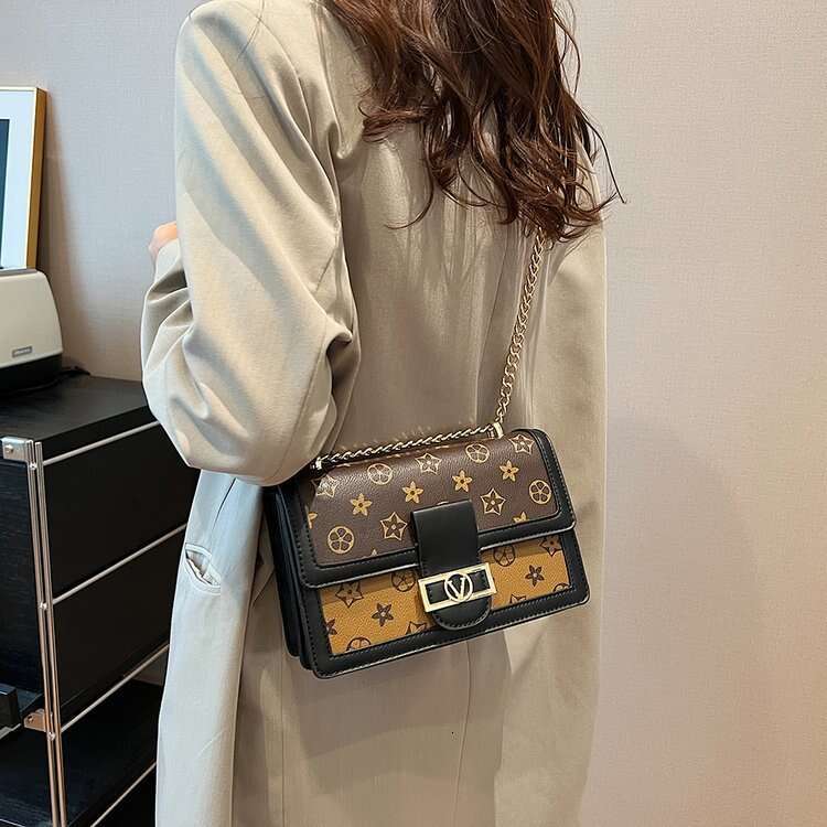 Chic Printed Crossbody - Versatile Shoulder Bag Women, Small and Lightweight for Daily Use