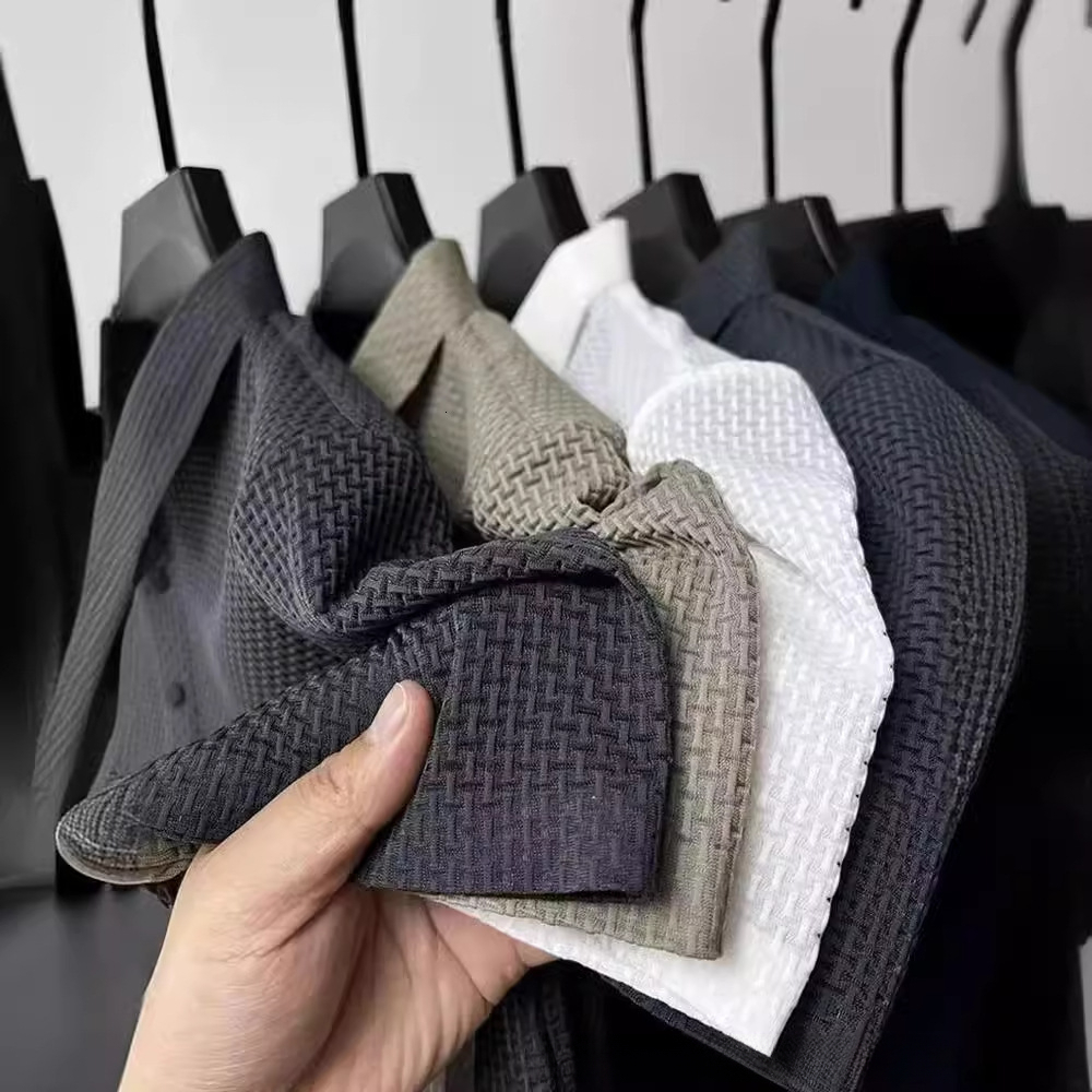 2026 Designer Luxury Summer Ice Silk Quick-dry Polo Shirt For Men, Jacquard Turn-down Collar Short Sleeve T-shirt, High-end Casual Men's Draped T