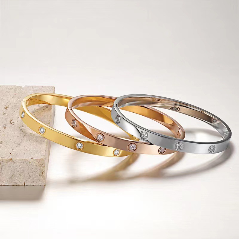 popular non-fading exquisite trendy bracelet with an ins-style fashion design. Luxurious and sophisticated titanium steel women's jewelry