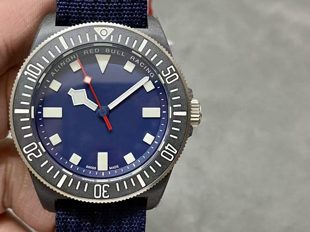 Designer men watches womens watch automatic watch equipped with sapphire glass waterproof and luminous bvv g'f'rgfr